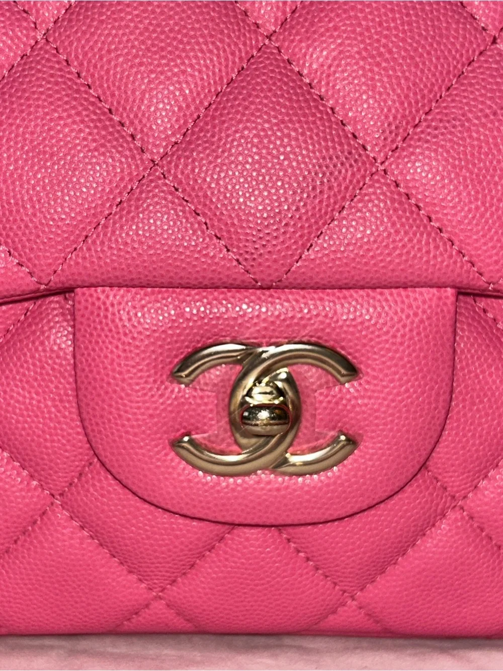 NEW! CHANEL Jumbo Double Flap Quilted Caviar Handbag Pink / Gold Hardware